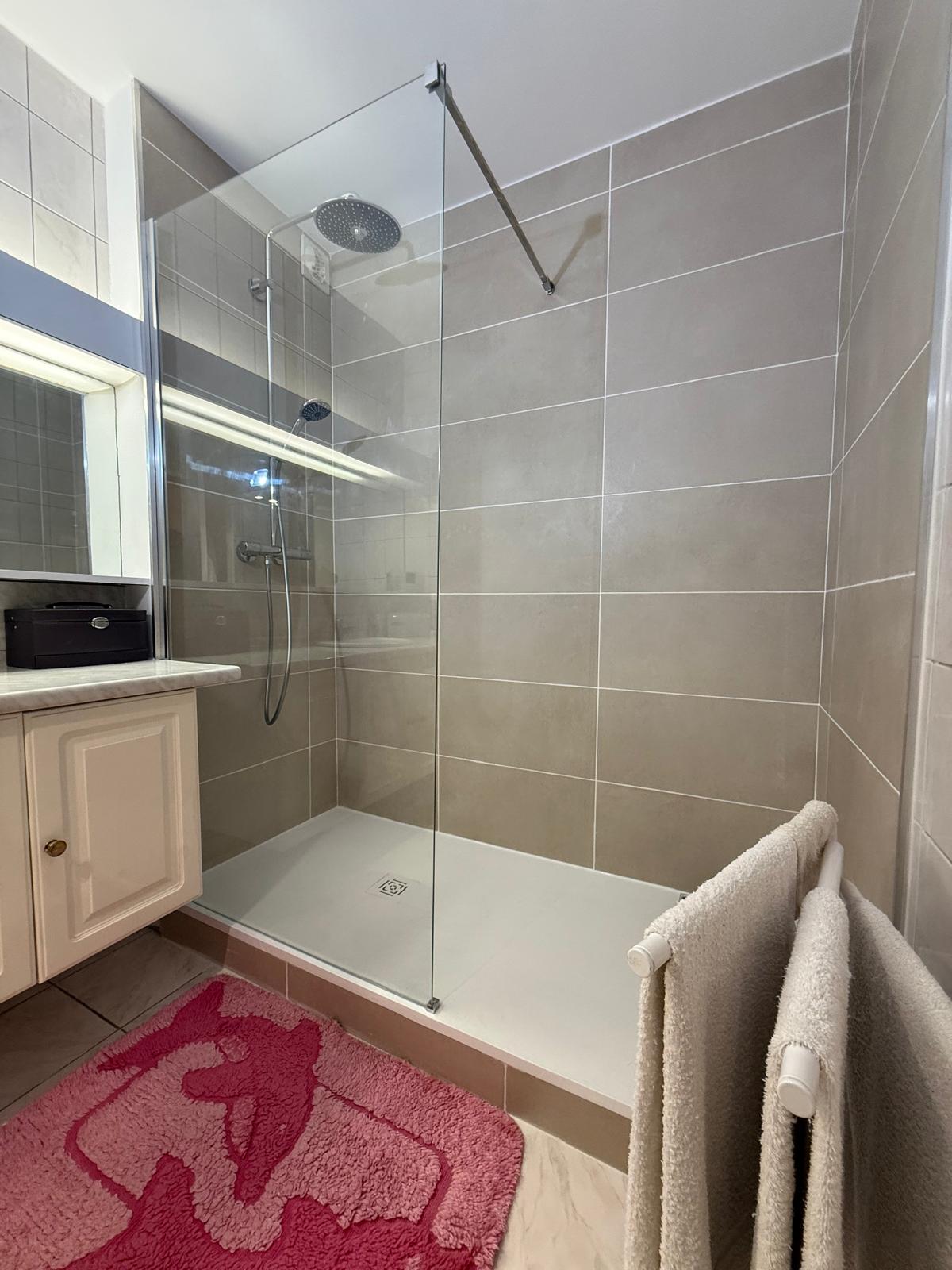 Rénovation douche receveur extra-plat et verre Securit - Massy